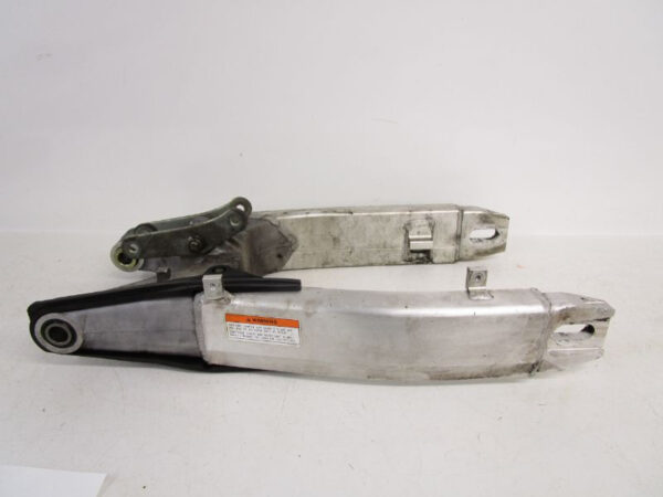 00 Honda CBR 600 F4 Swingarm 52200-MBW-000 1999-2000
