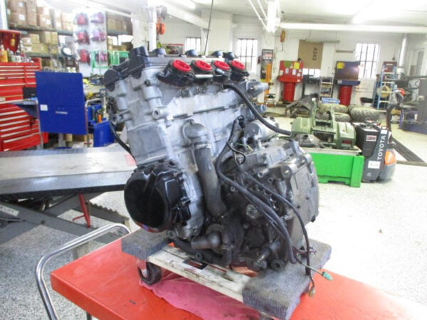 00 Suzuki GSXR 600 Engine Motor *For Parts or Repair* Ships Freight
