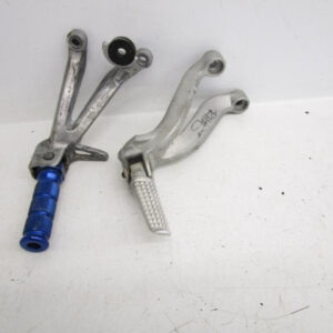 00 Suzuki GSXR 600 Passenger Foot Pegs Left Right 43600-33E00 1997-2000
