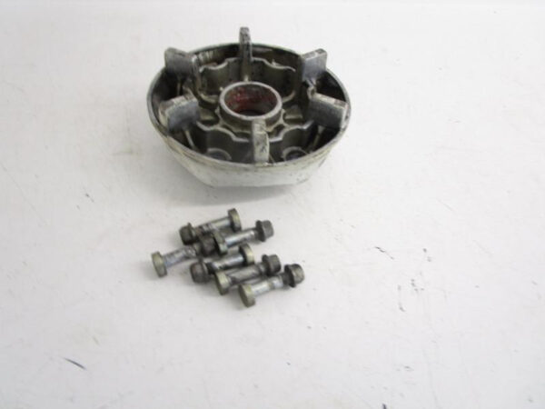 00 Suzuki GSXR 600 Rear Wheel Hub 64611-33E02 1997-2000