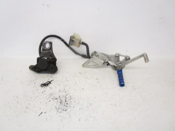 00 Suzuki GSXR 600 Right Rearset Brake Caliper Master 69600-33C00 1997-2000