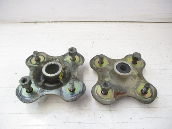 00 Yamaha Big Bear 400 2wd Left Right Rear Hub 2HR-25383-01-00 2000-2006