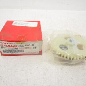 87-13 Yamaha YFM 350 400 NOS Oil Pump 1UY-13300-00-00